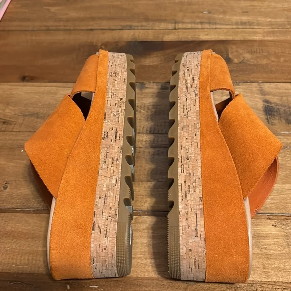 Sorel Cameron Desert Sun/Gum Women's Suede Flatform Mules, 9